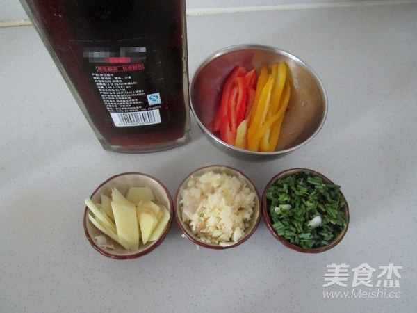 韭黄炒蛏子的做法