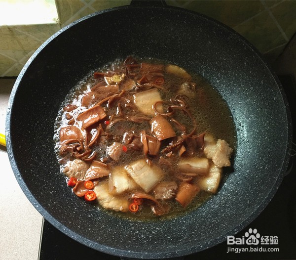五花肉烧鱿鱼的做法