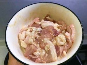 教你怎么做草菇芦笋炒肉片