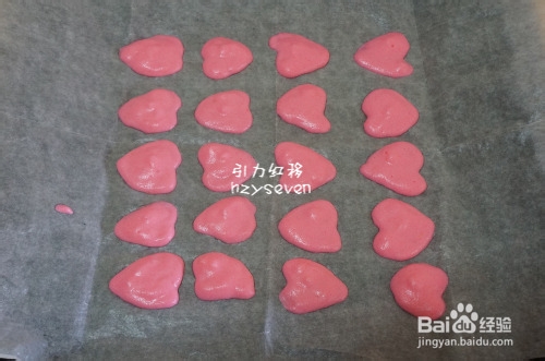 怎样做草莓彩绘戚风蛋糕卷