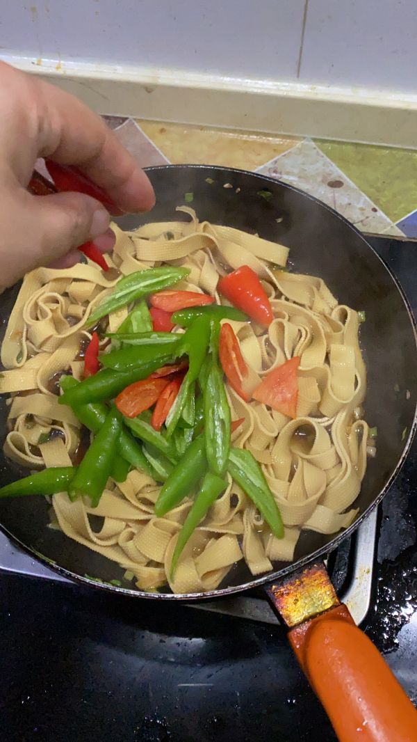 家常菜青椒豆皮