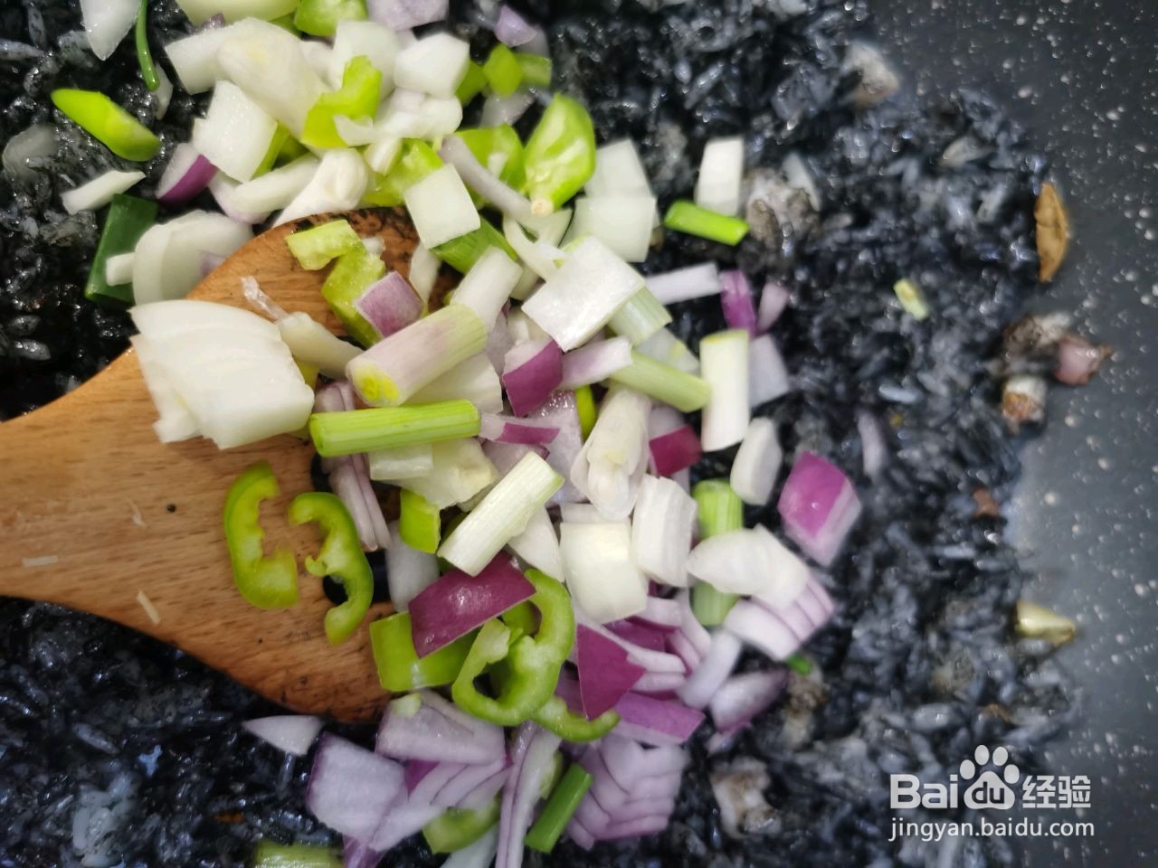 大虾墨鱼汁炒饭怎么做