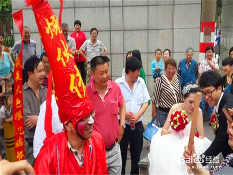 男方有严重婚闹习俗该如何？