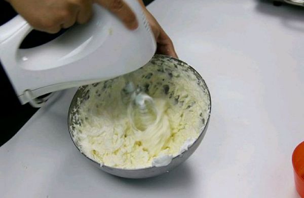 奶油霜裱花蛋糕