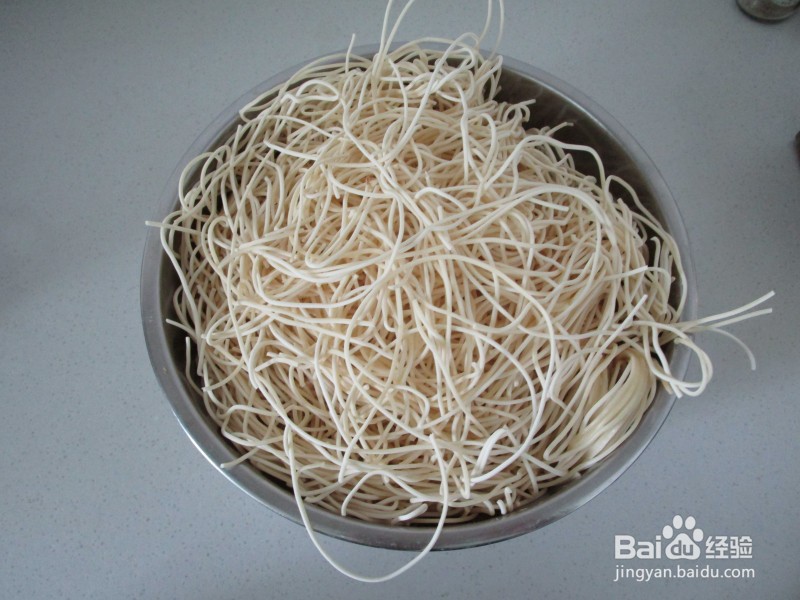 鸡毛菜肉丝炒面