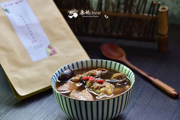 姬松茸茶树菇瘦肉汤