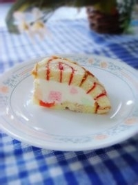草莓卷冰淇淋蛋糕
