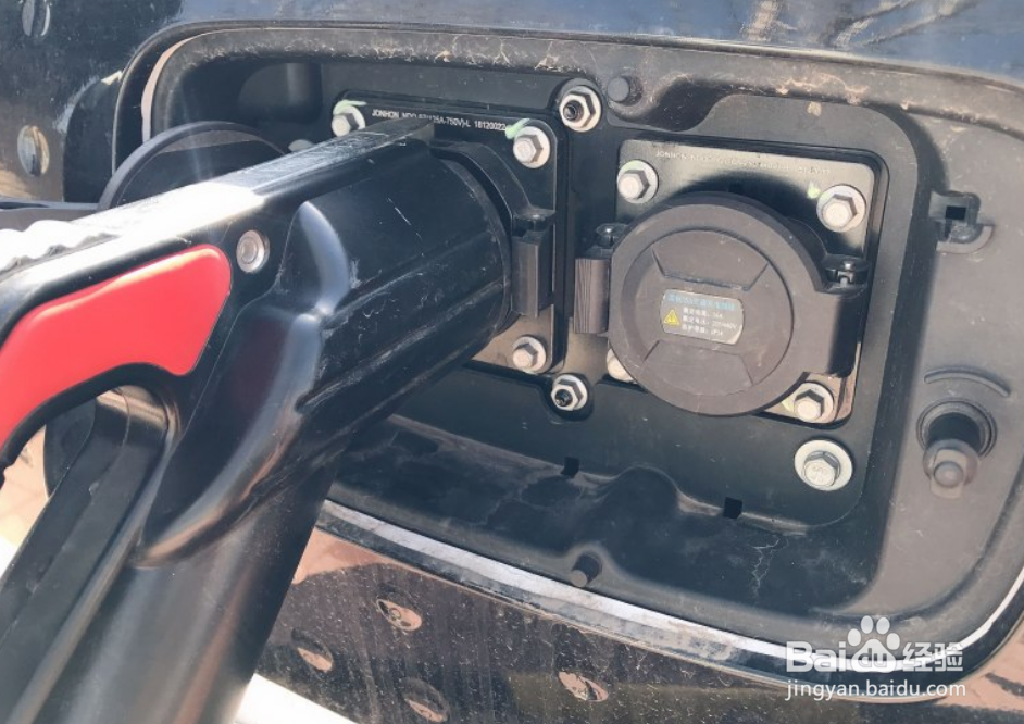 欧拉黑猫怎么充电