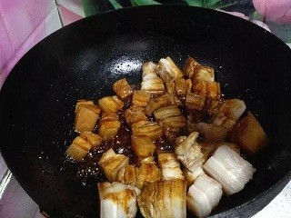 五花肉烧腐竹怎么做？