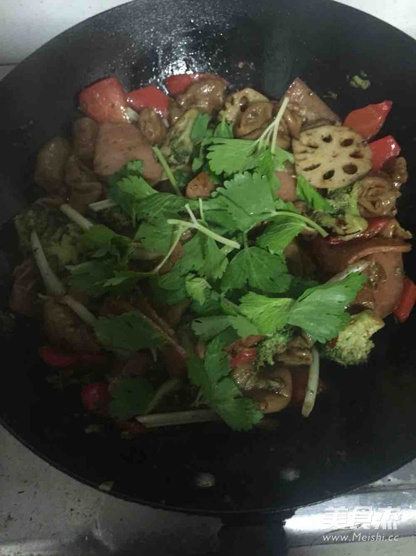 干锅肥肠的做法
