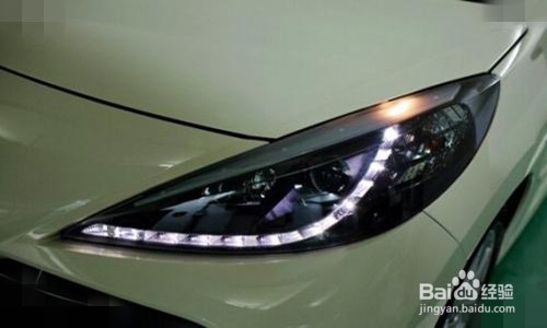 汽车灯光系统由哪些部分组成？