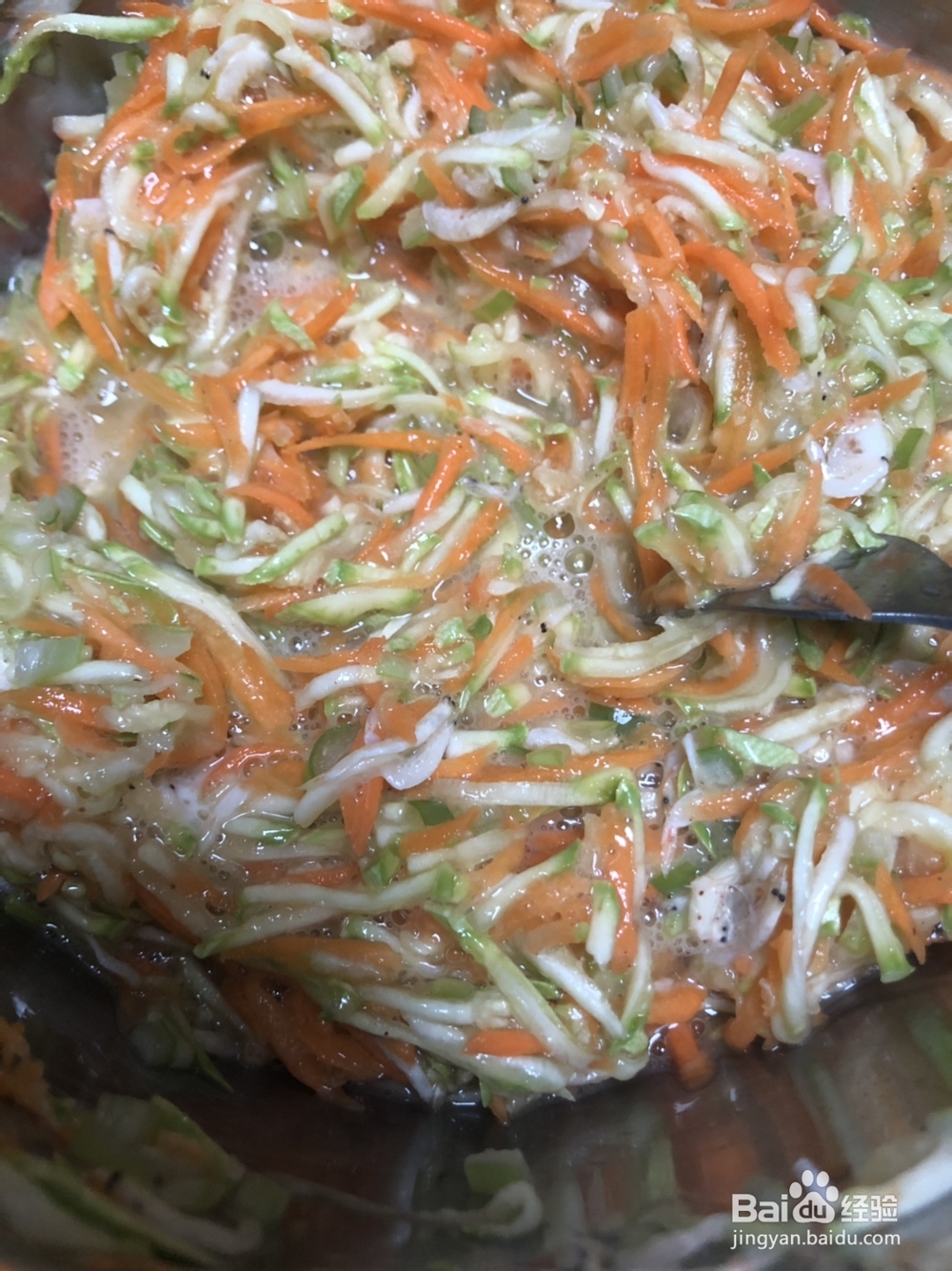 一个人做西葫芦胡萝卜虾皮饼