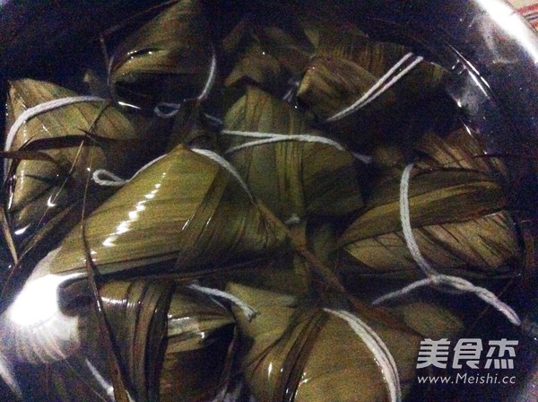 大枣糯米粽的做法