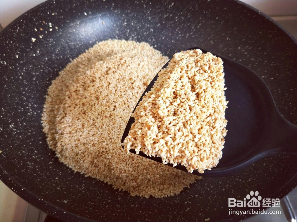 口感咸香的豆泥蛋黄芝麻小饼