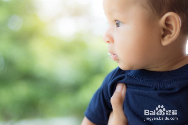 宝宝总是流口水,该怎么办?