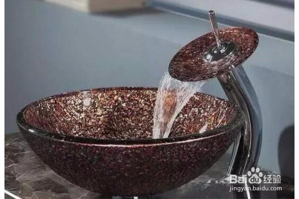 怎样防止陶瓷洗菜池底部磕碰？