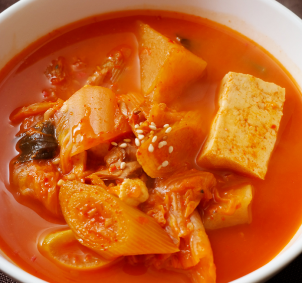 金枪鱼豆腐泡菜锅