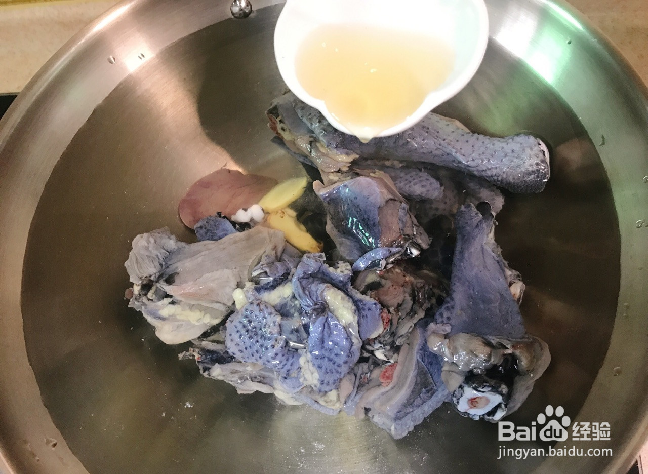 药膳乌鸡汤的做法