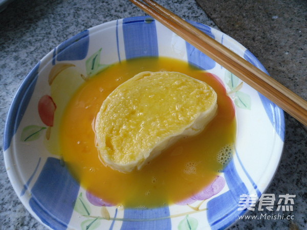 蛋煎馒头的做法