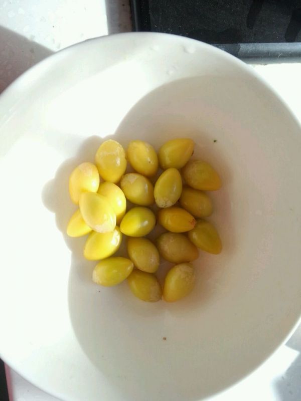 芹菜百合炒白果