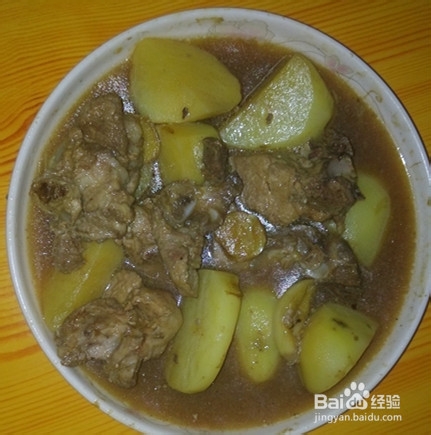 巧用电饭锅土豆做蒸排骨