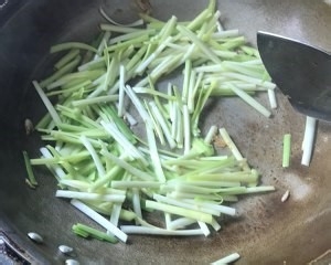 韭黄虾皮炒蛋的美味做法