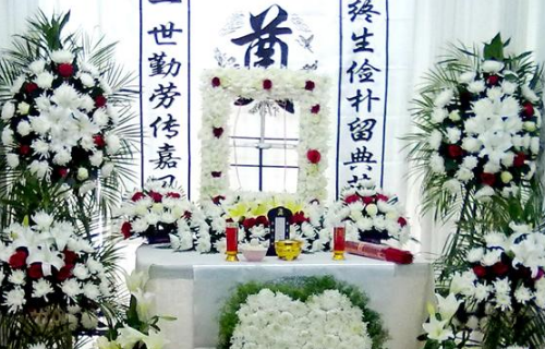 灵堂怎么布置
