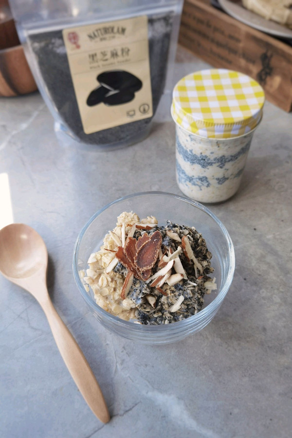 黑芝麻隔夜燕麦