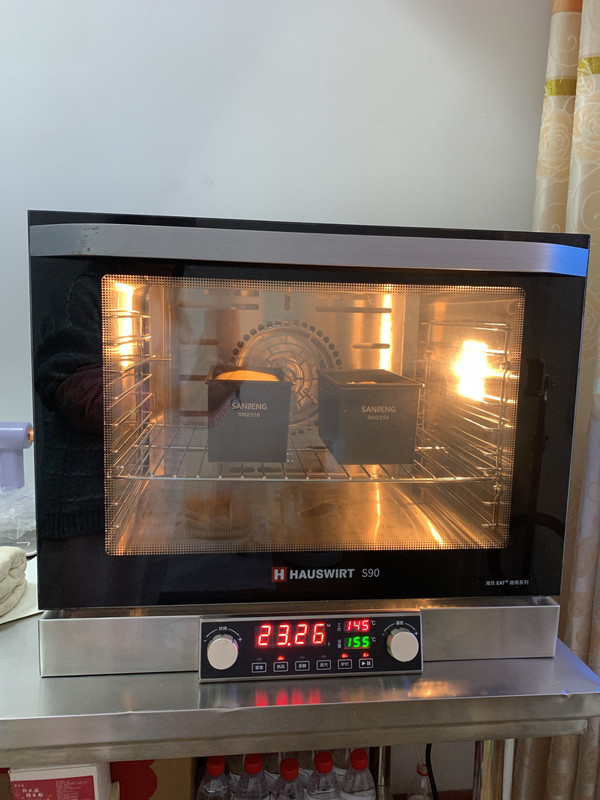 大高个蛋黄吐司