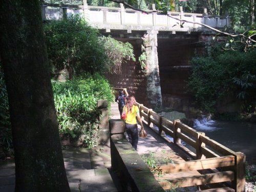 怎样游览乐山峨眉山