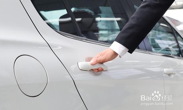 最讨厌的6种副驾驶行为，第三种真的忍不了！