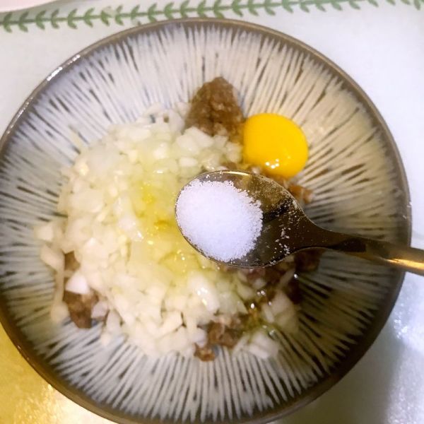 美式芥末芝士煎牛肉饼