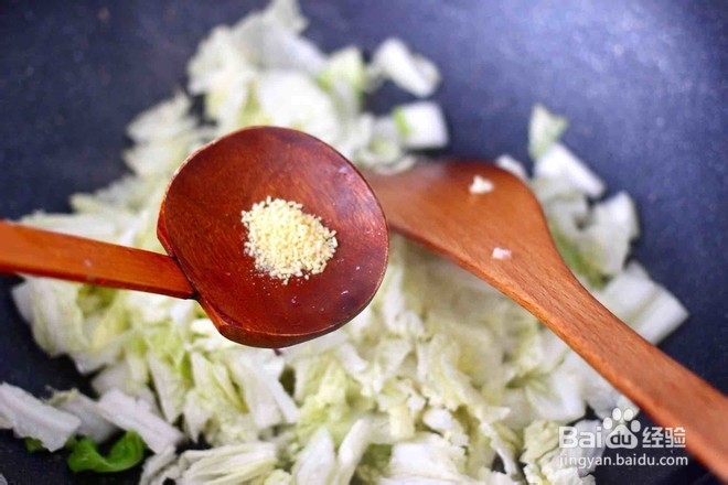 怎么样做美味好吃的海虾大白菜打卤面