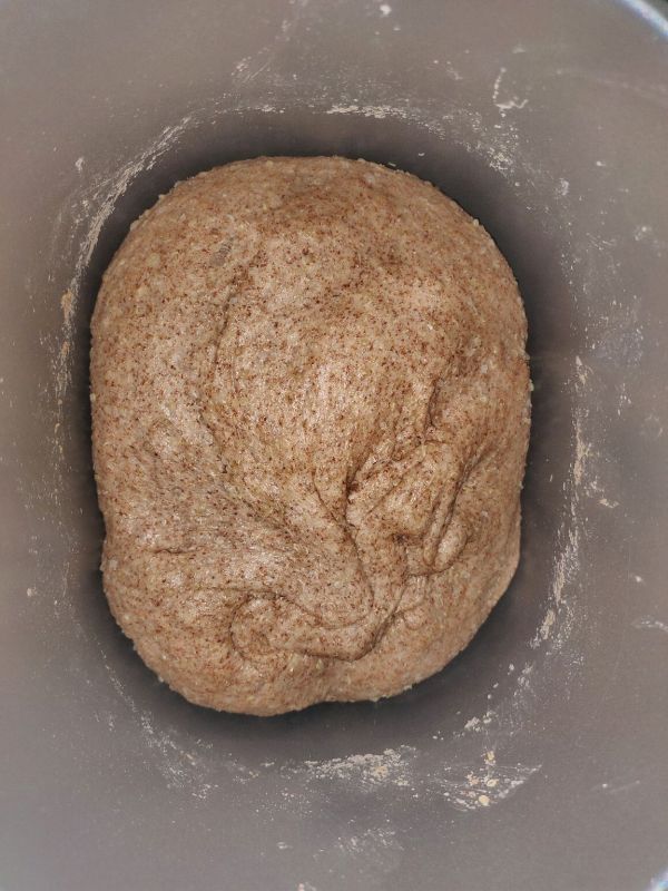 金枪鱼肉松全麦藜麦面包