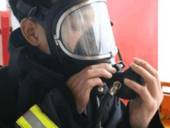 正压式呼吸器的使用操作流程