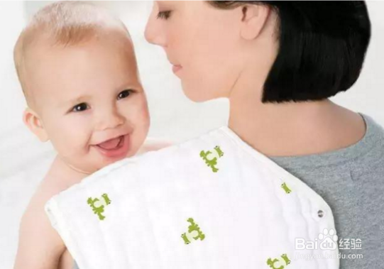 要不要给别人摸宝宝的小脸蛋?