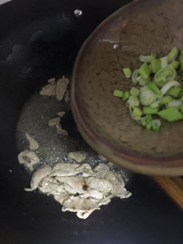 芹菜肉片炒香干