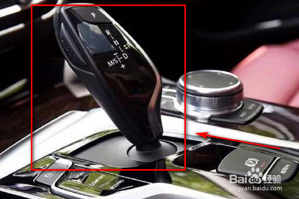 如何使用自动挡车起步呢？