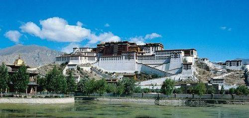 <b>去西藏旅行大概要多少费用，有哪些注意事项</b>