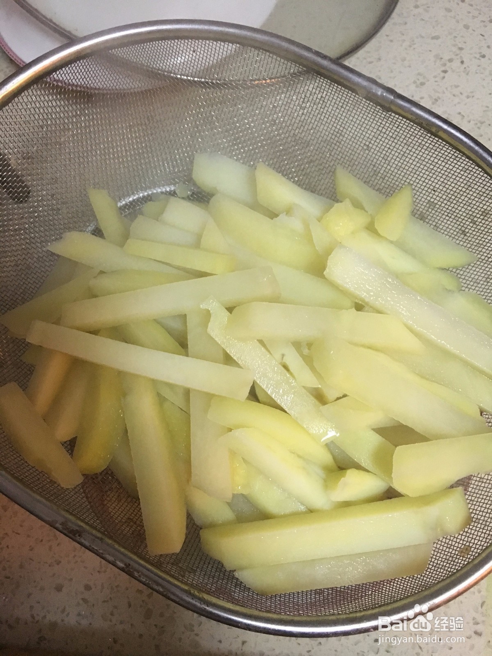 在家自制美味炸薯条