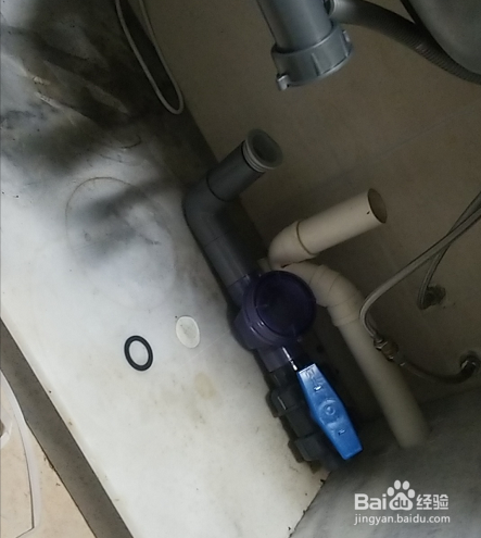 2楼如何防止下水道反水安装防反水止回阀步骤