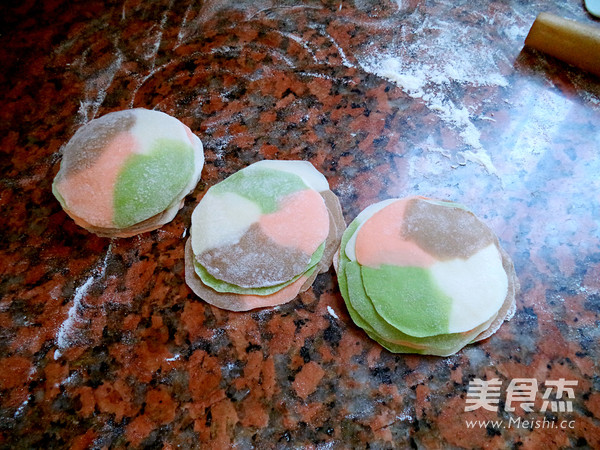 多彩鲜肉饺的做法