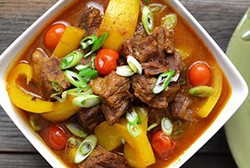 制作椰汁咖喱牛肉饭