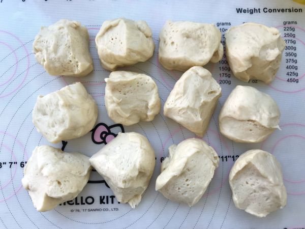 烫种芝麻辫子面包