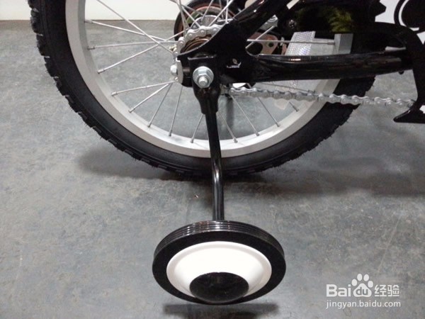 儿童自行车怎么安装