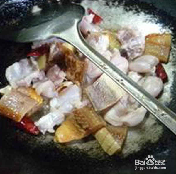黄鱼鲞烧牛蛙的做法