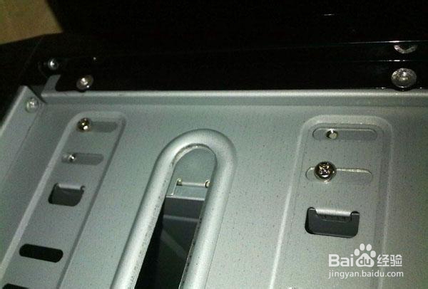 电脑装机详细步骤图文教程：[3]主板和光驱