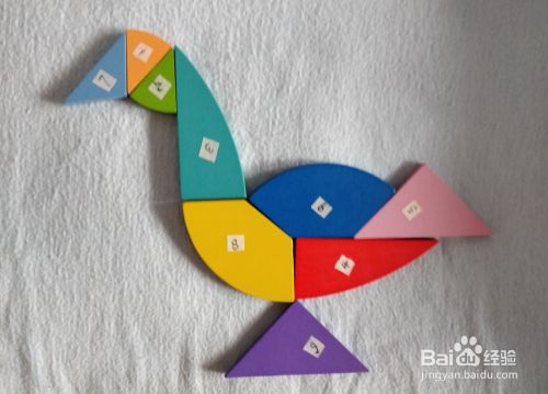 用蛋形九巧板怎么拼一只大鹅?