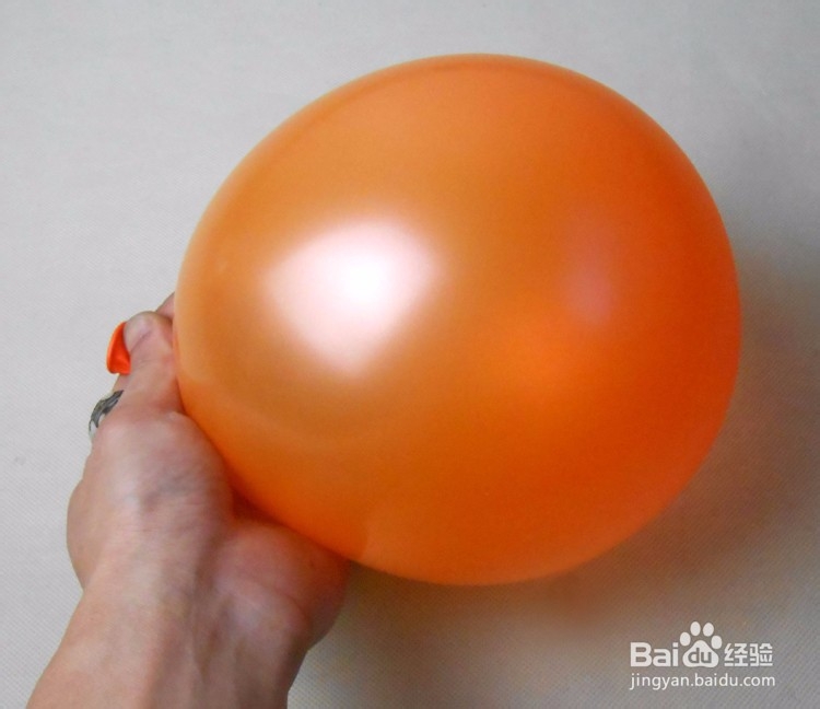 能在桌面上滑动的气垫船制作步骤