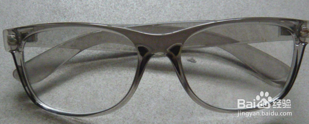 眼镜镜片颜色怎么选择?